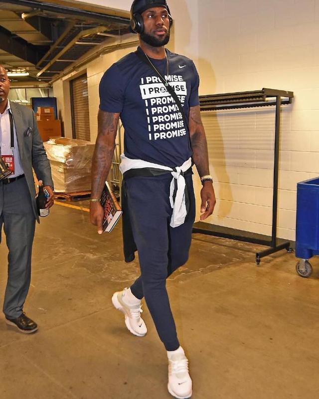 米体：索默犯了不少错，国米在寻找靠谱的一门（米兰体育报：索默失误偏多，国米正物色可靠一号门将）