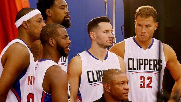 未来可期！奎因+费尔斯均得分20+，投篮命中率皆超50%（前景光明！奎因与费尔斯各砍20+，投篮命中率双双破50%）