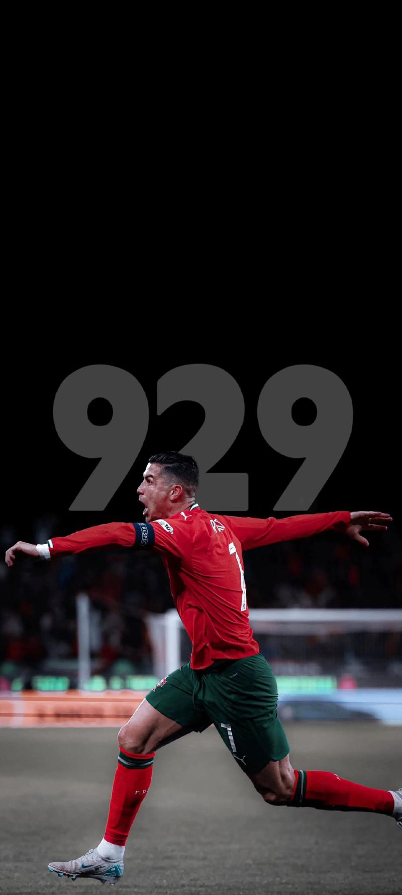 17岁273天，卡尔是拜仁队史德甲单场传射建功最年轻的球员（17岁273天，卡尔刷新拜仁队史德甲单场传射最年轻纪录）