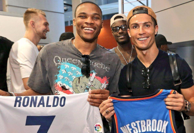 外线手感火热 比赛早早失去悬念（外线准星爆表，比赛提前定局）